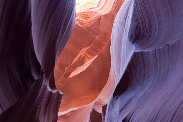 Beautiful photo of the canyon on the wallpaper