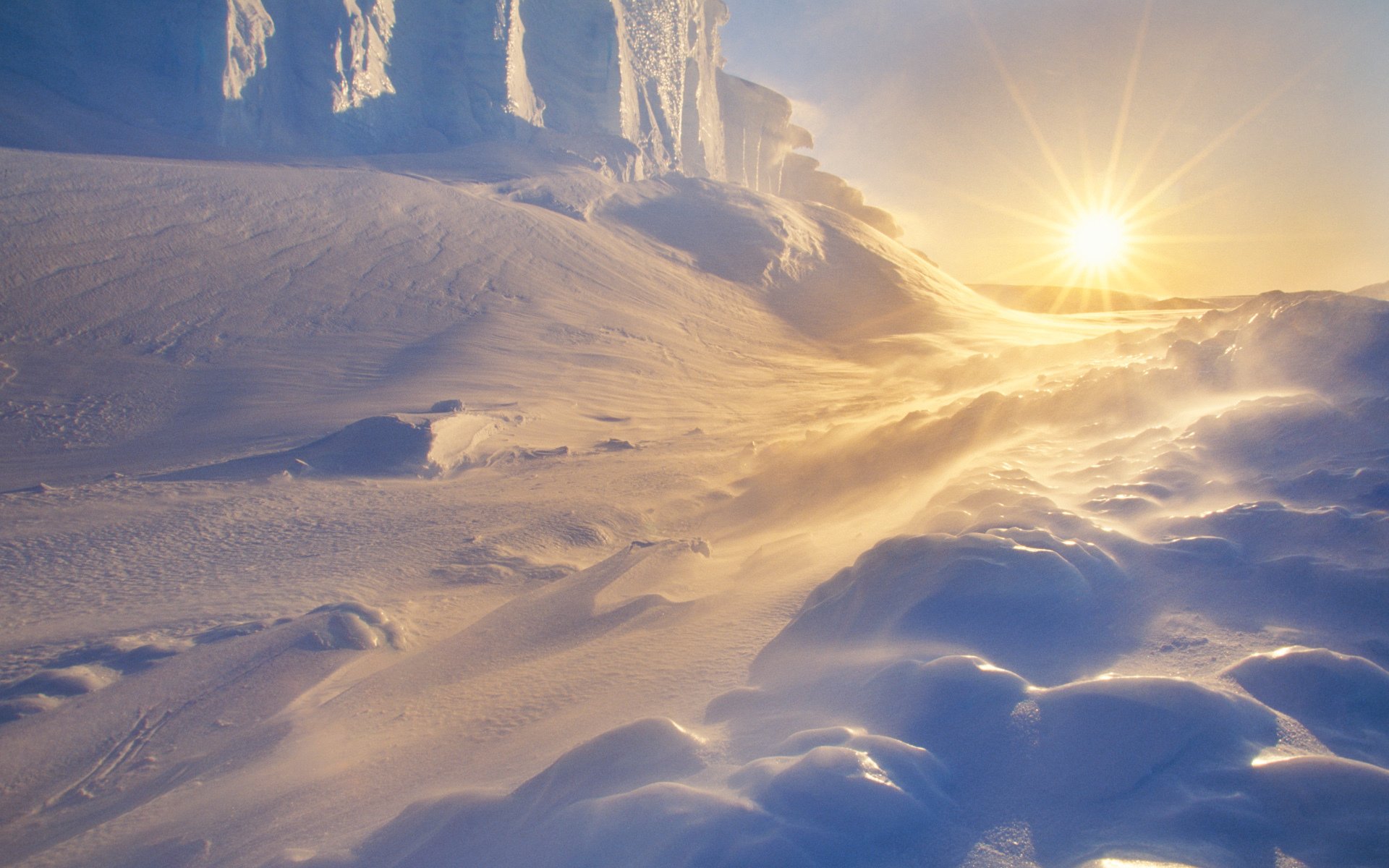 tormenta de nieve antártida sol cielo dunas nieve