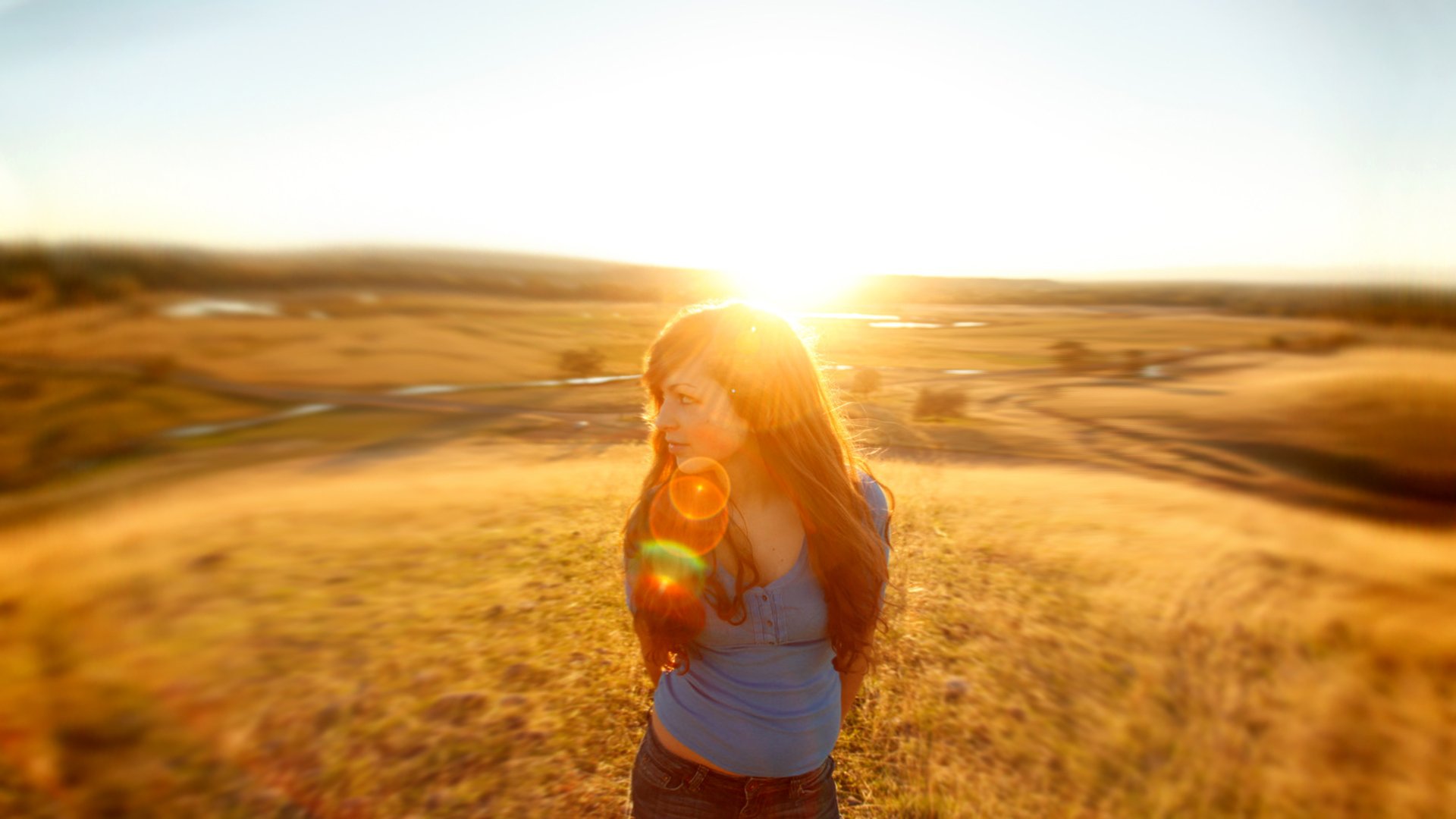 nature fille soleil champ faisceau lumière vue joliment arrière-plan