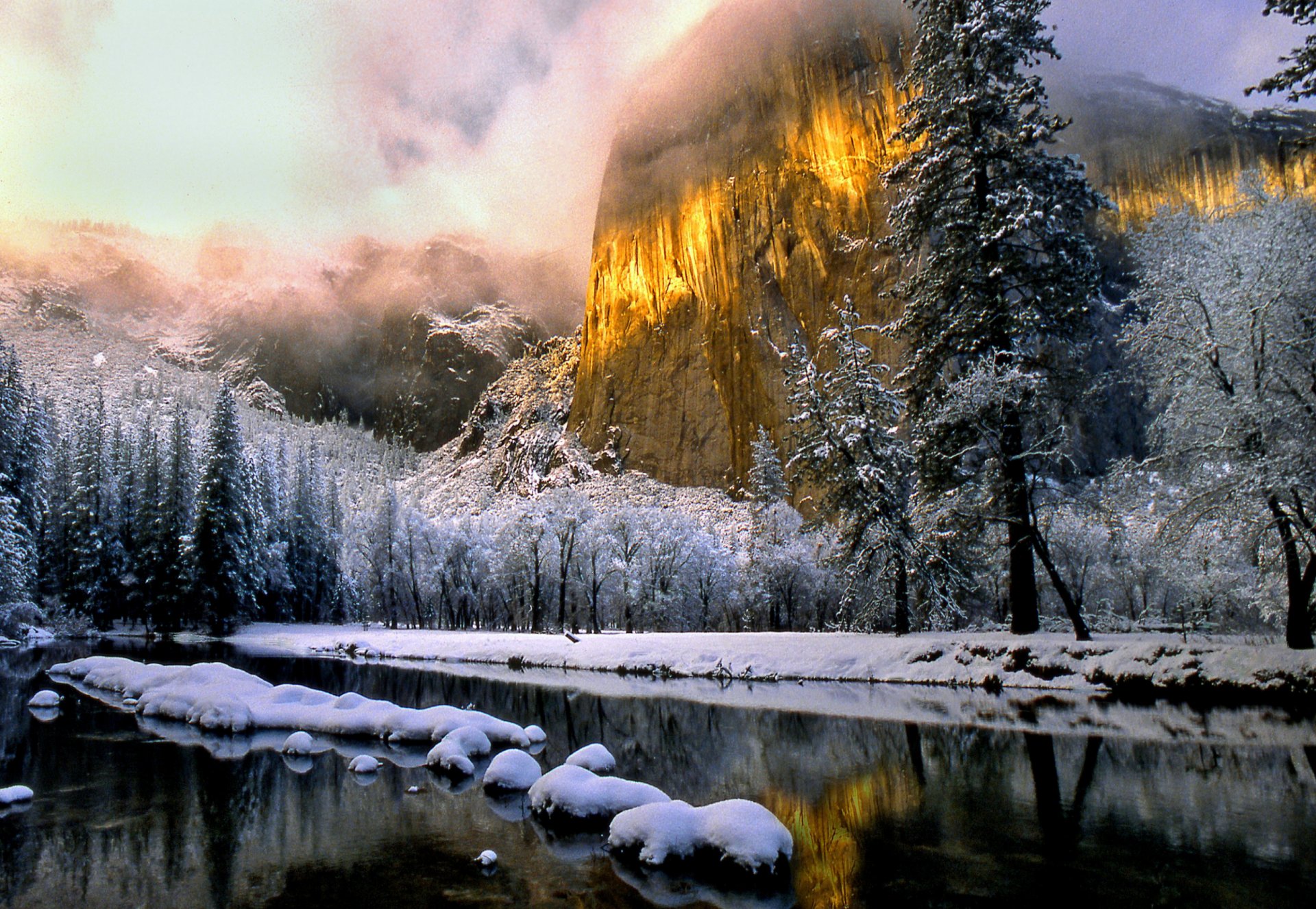 inverno neve gelo montagna alberi fiume