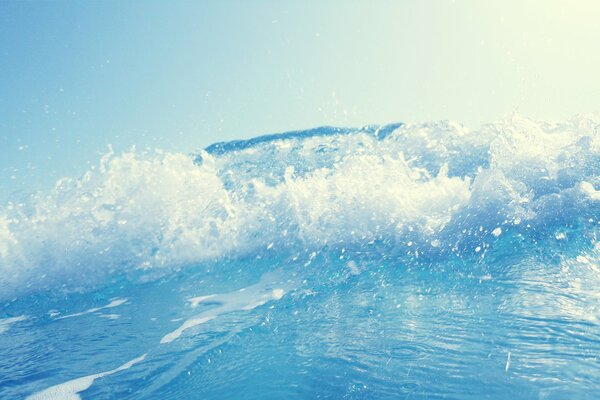 Vague de mousse de l océan bleu