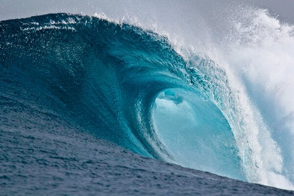 A big wave in the sea