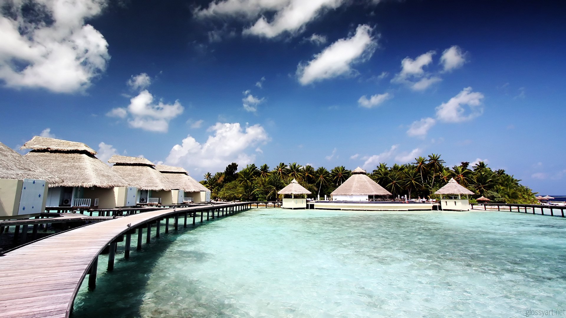 chai reef ellaido hotel isla ellaido maldivas palmeras cielo nubes