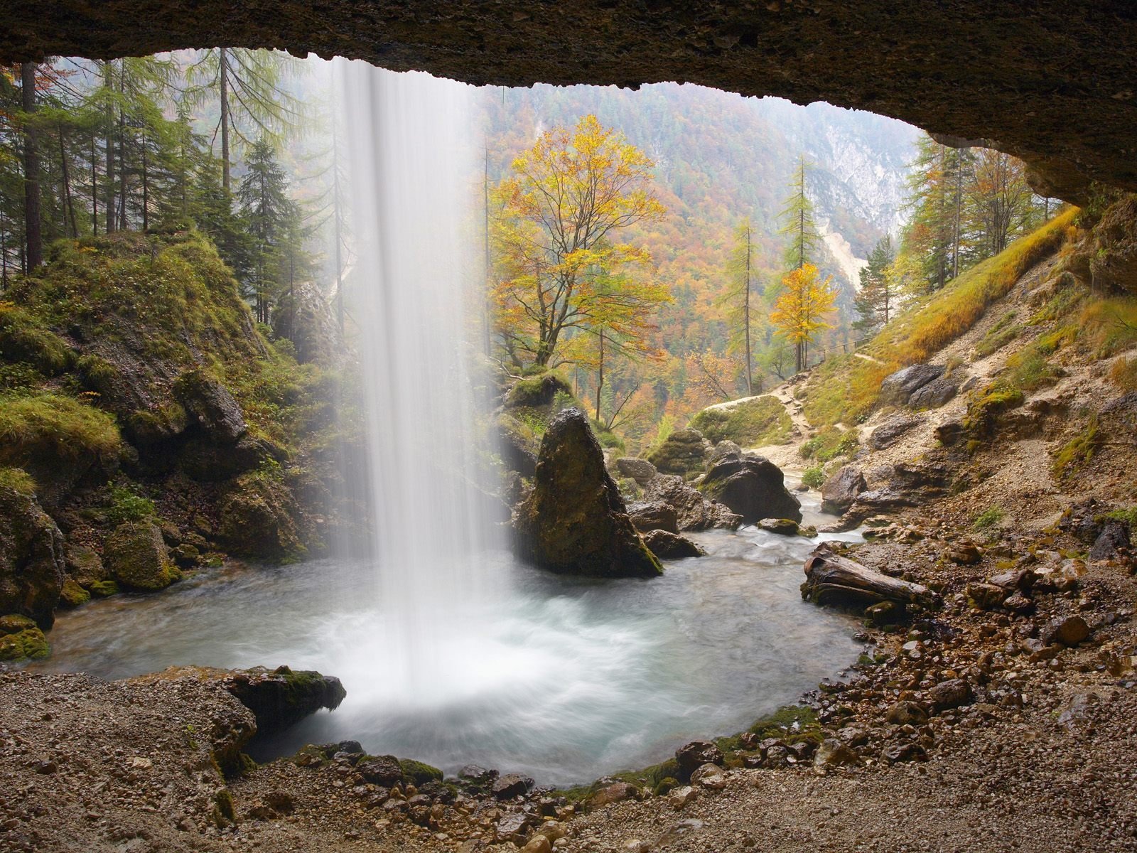 водопад горы поток камни