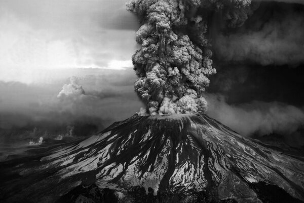 Erupcja wulkanu na Wyspie Świętej Heleny