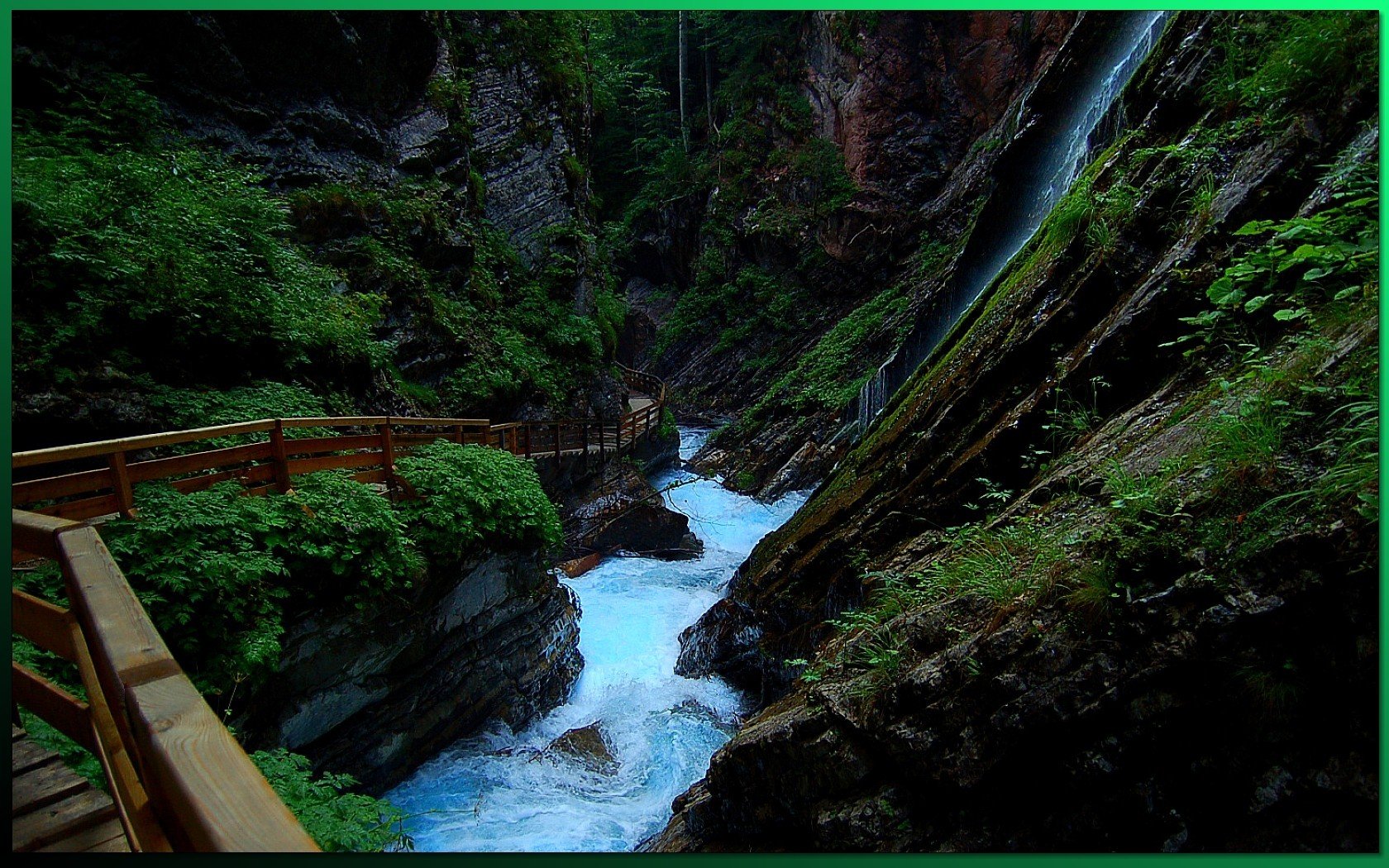 rivière sentier gorge