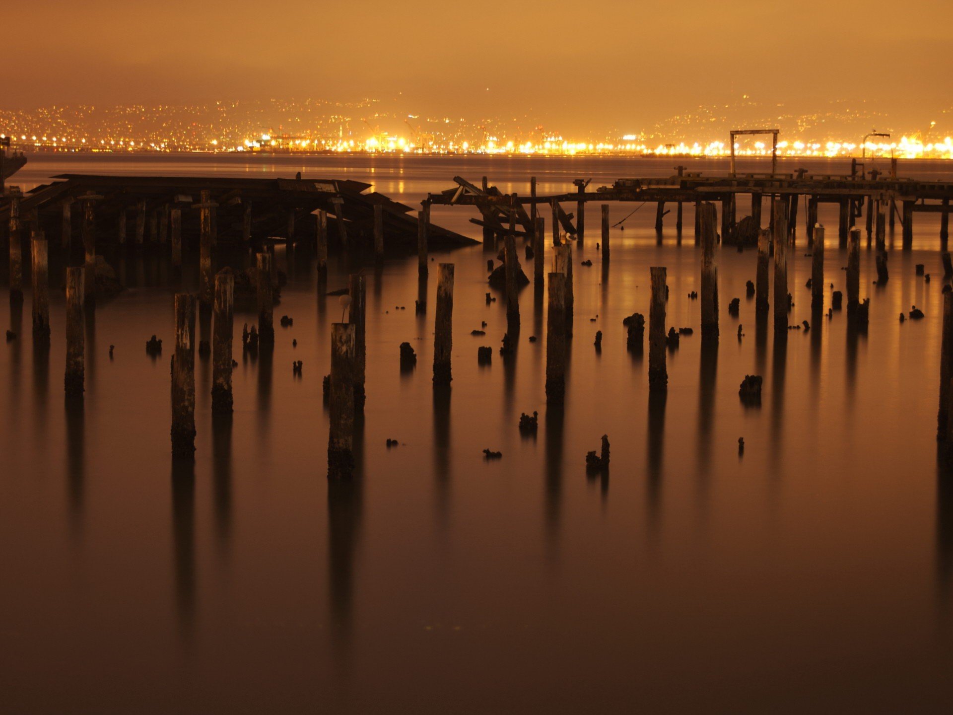 lago agua niebla