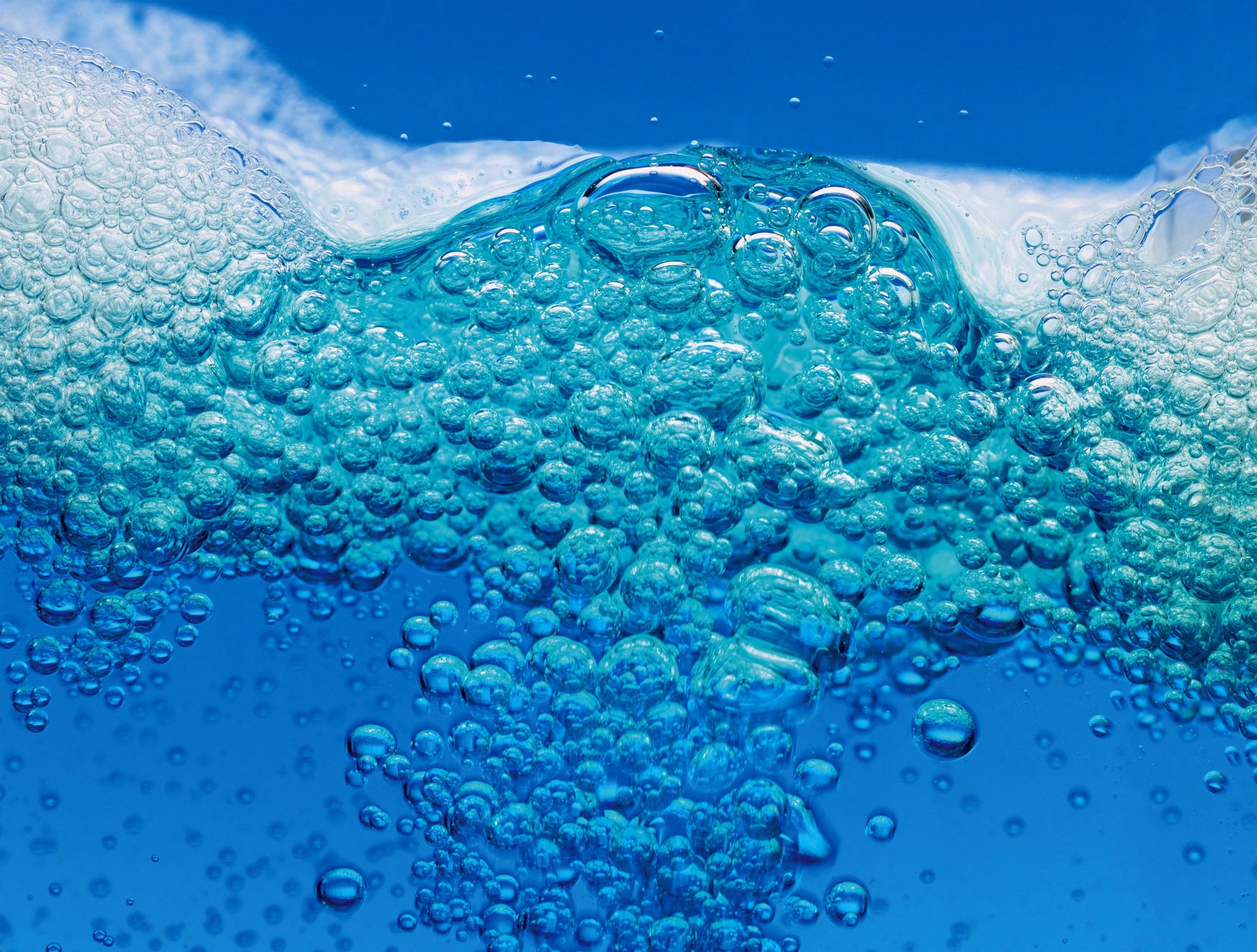 water drops macro waves foam bubbles close up