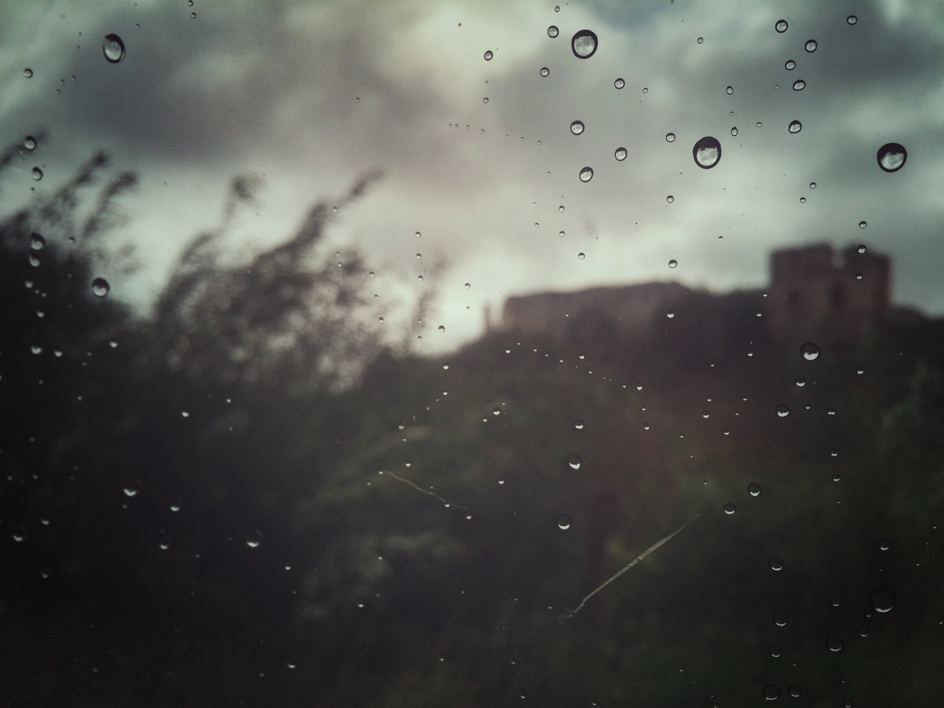 gouttes fenêtre pluie ciel humeur château deepho