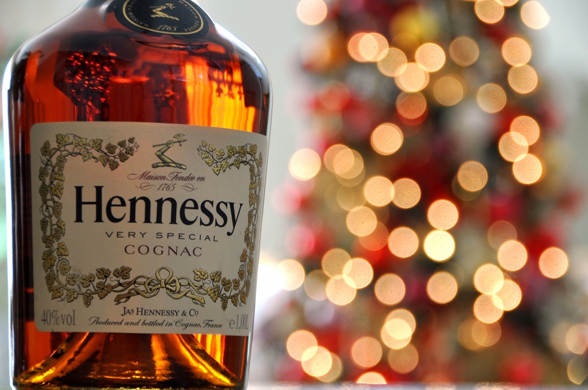 hennessy cognac flasche etikett bokeh lichter