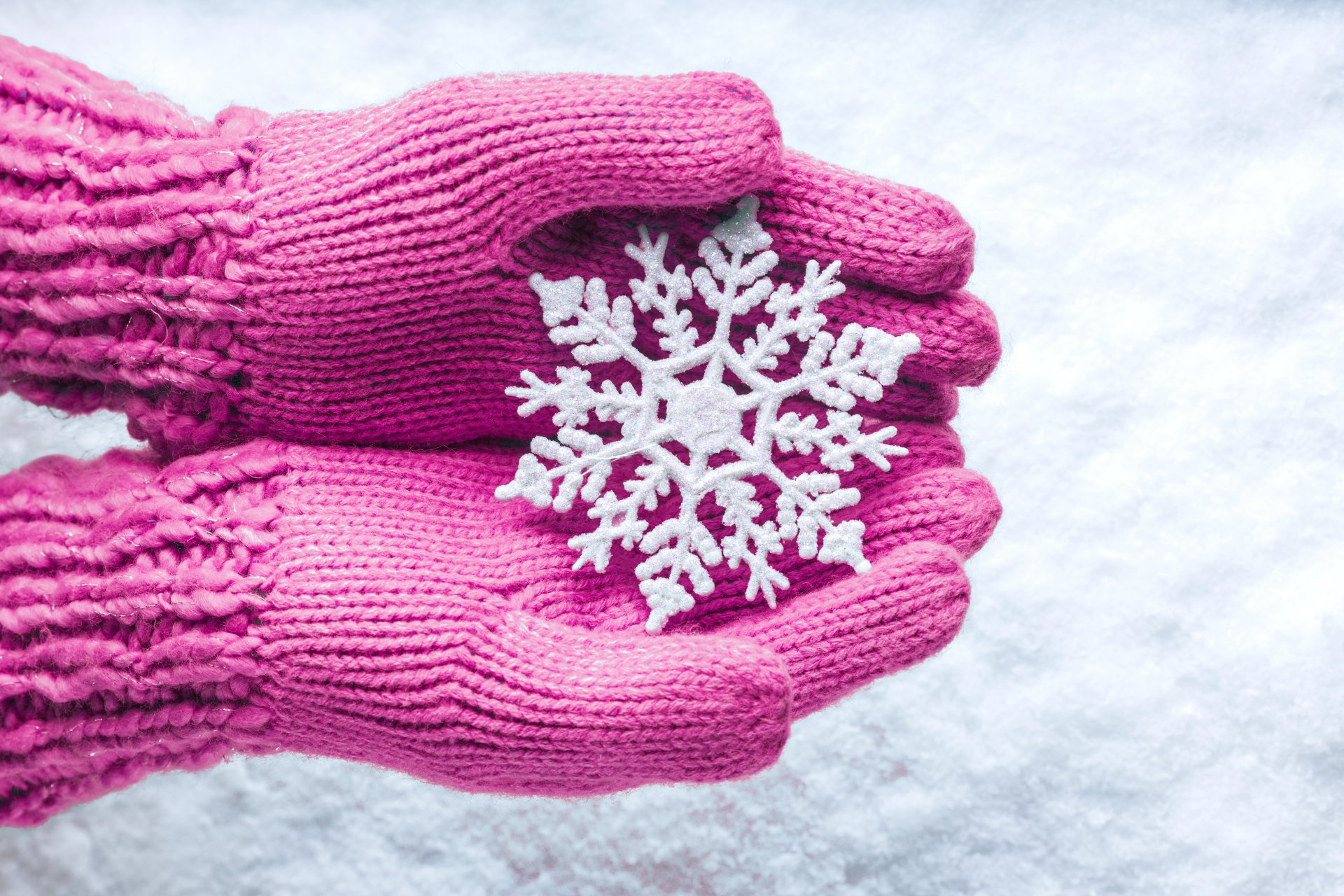 winter snow hands mittens snowflake