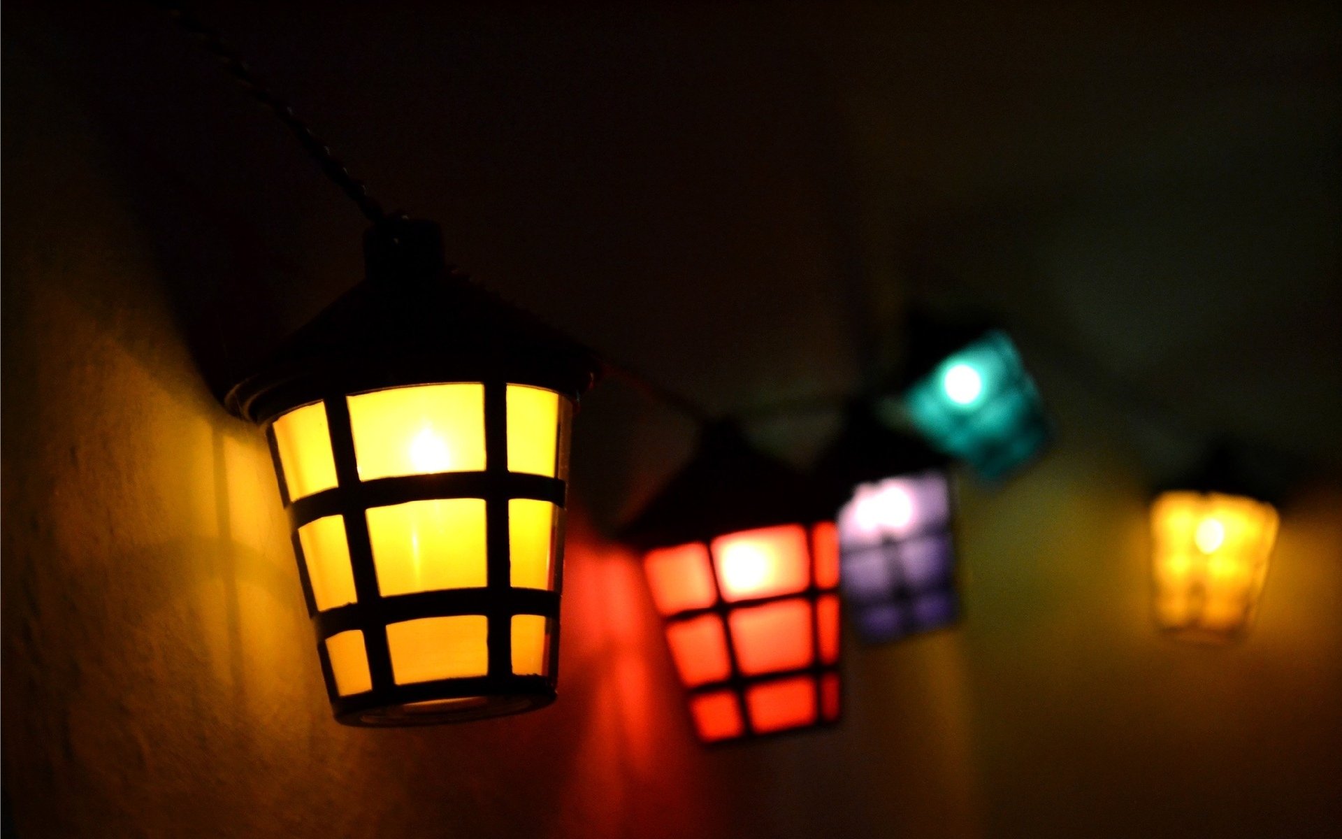 linternas lámparas colores amarillo rojo púrpura azul
