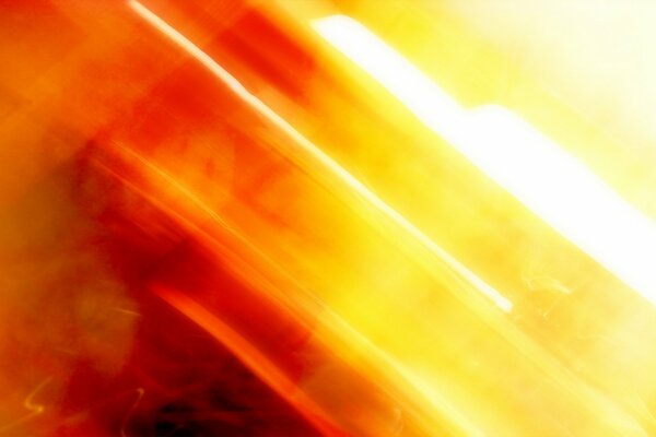 Astrazione in tonalità infuocate. Strisce luminose