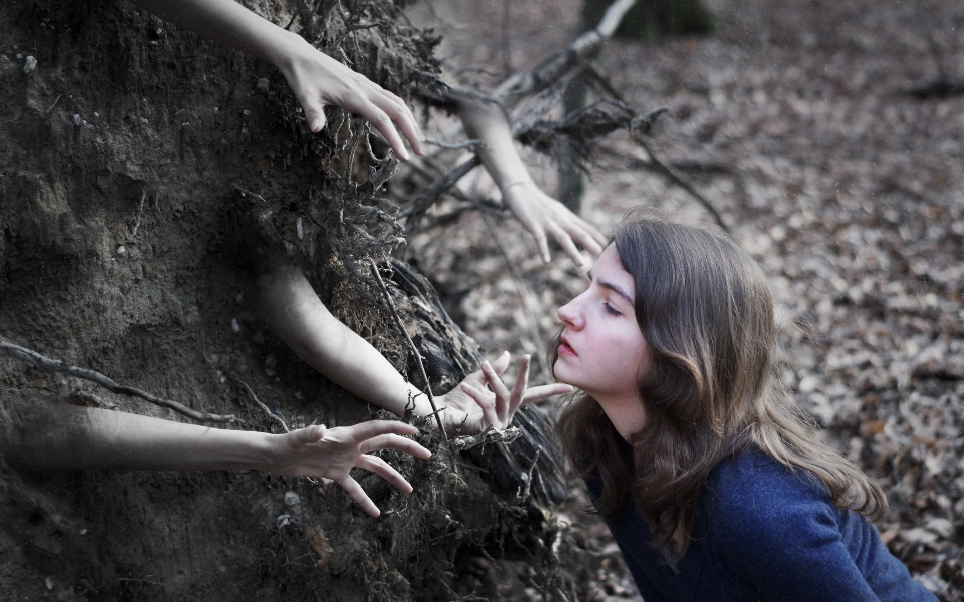 ragazza terra mani astrazione