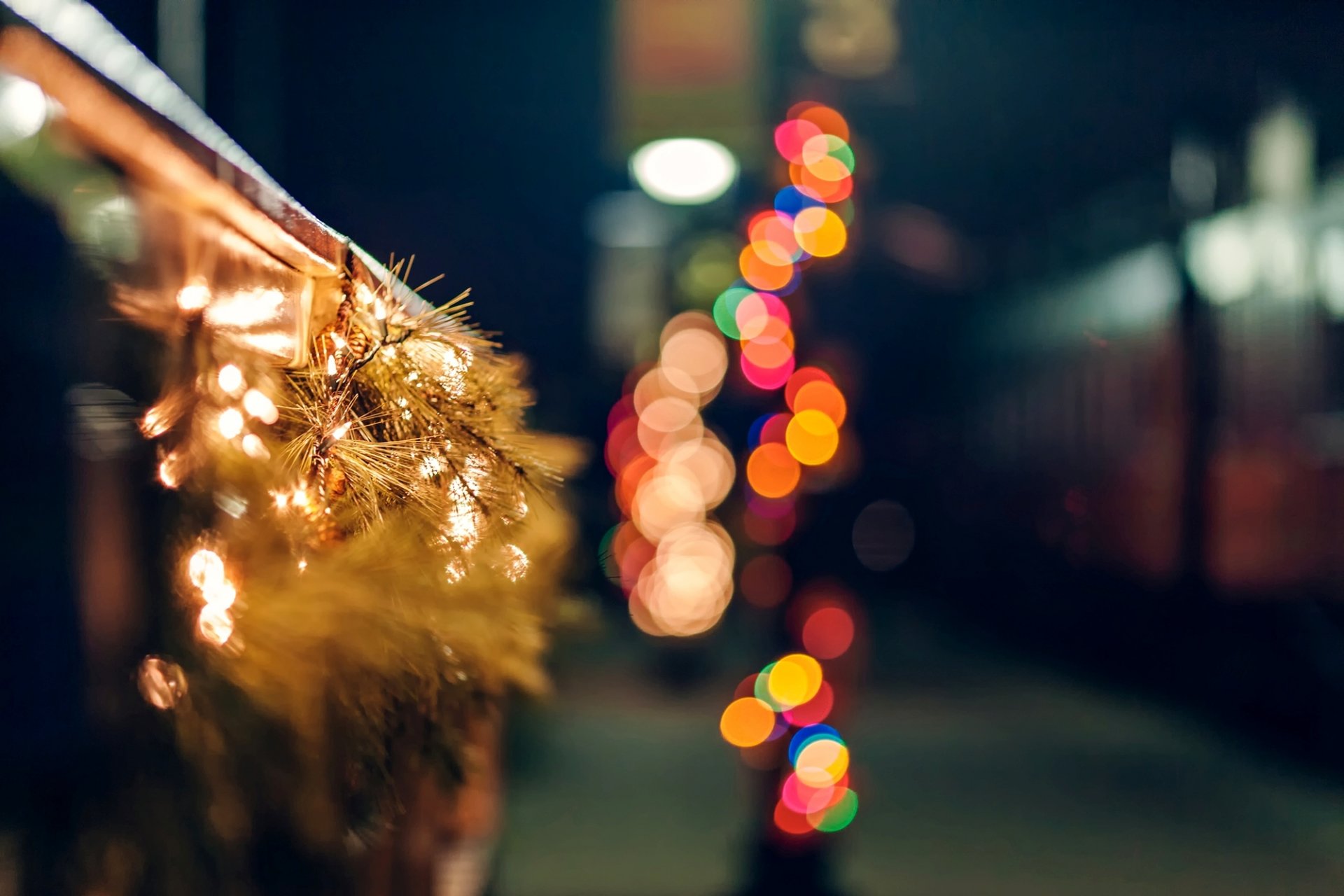 zaun zaun girlande zweige fichte lichter lichter straße bokeh makro winter feiertage