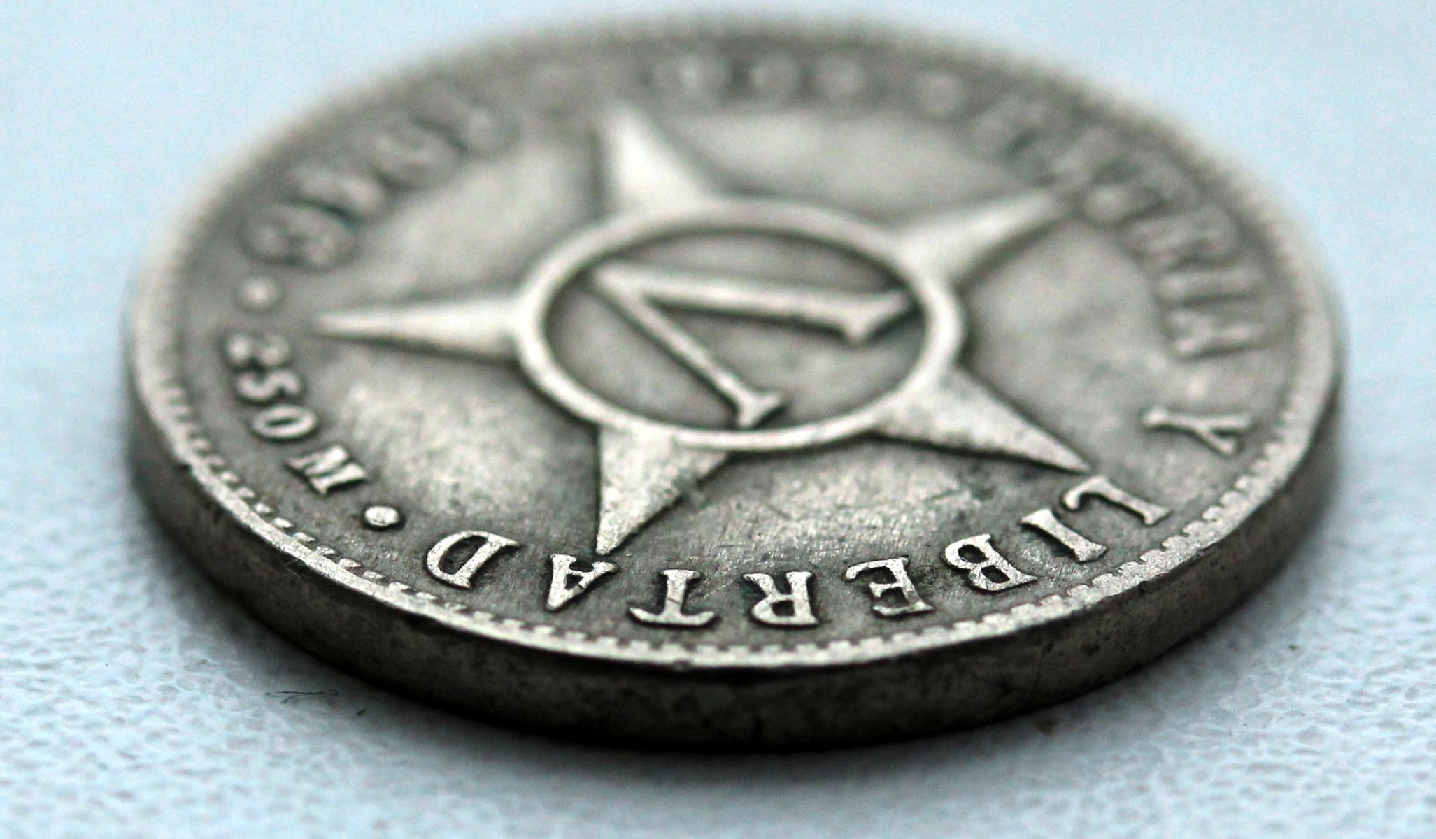 moneda dinero estrella cuba