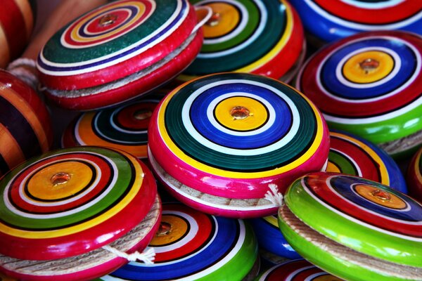 Multicolor rayas yo-yo mucho