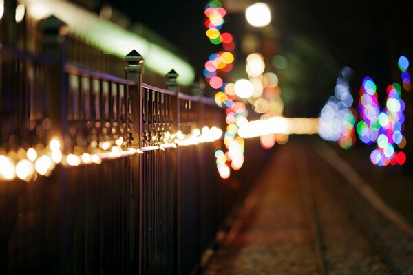 El brillo de las luces navideñas en tu ciudad