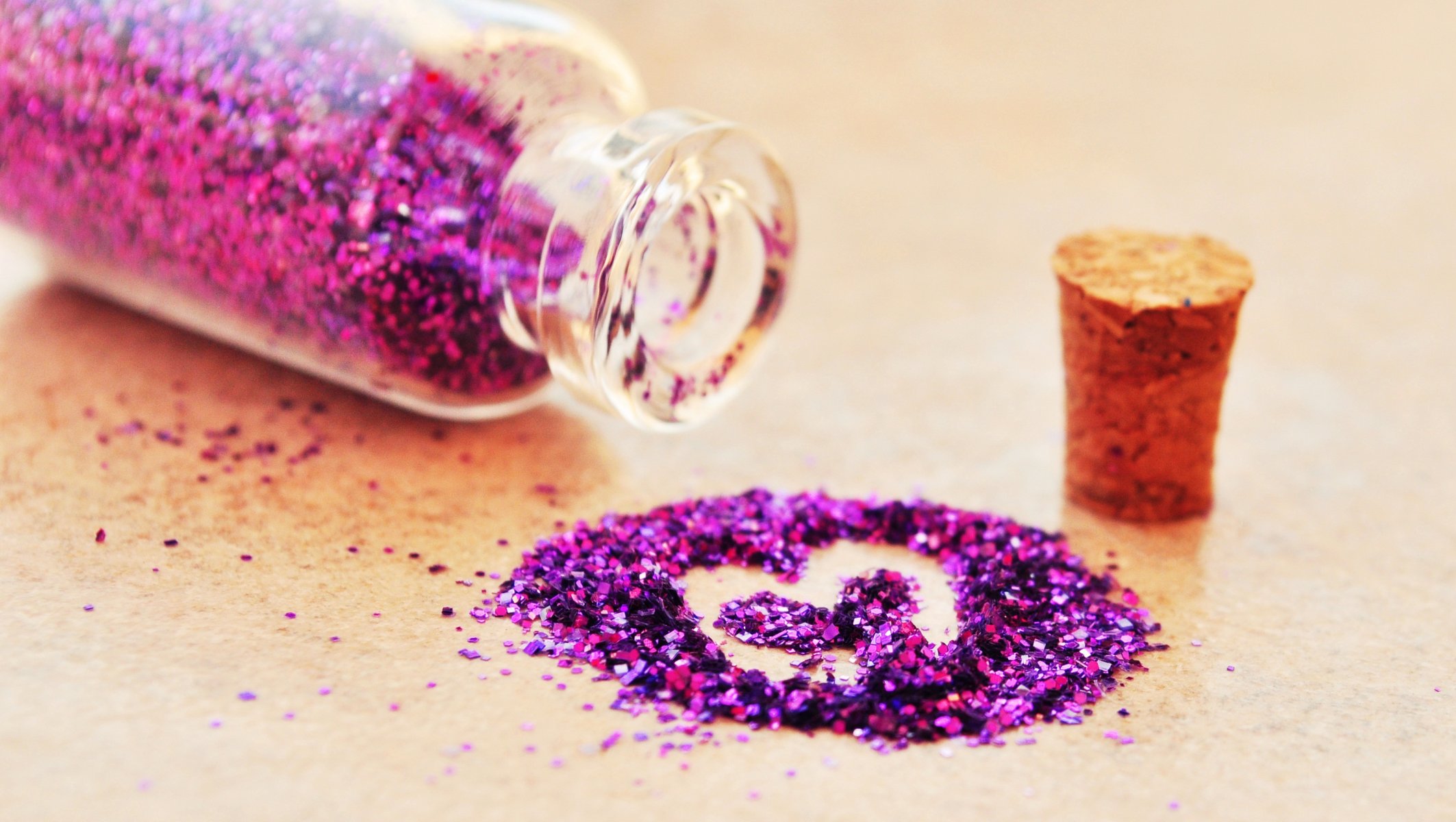 glitter glitter magia magia