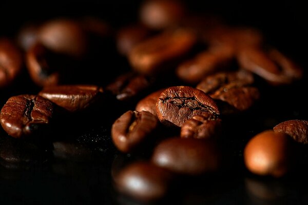 Heavily roasted coffee beans