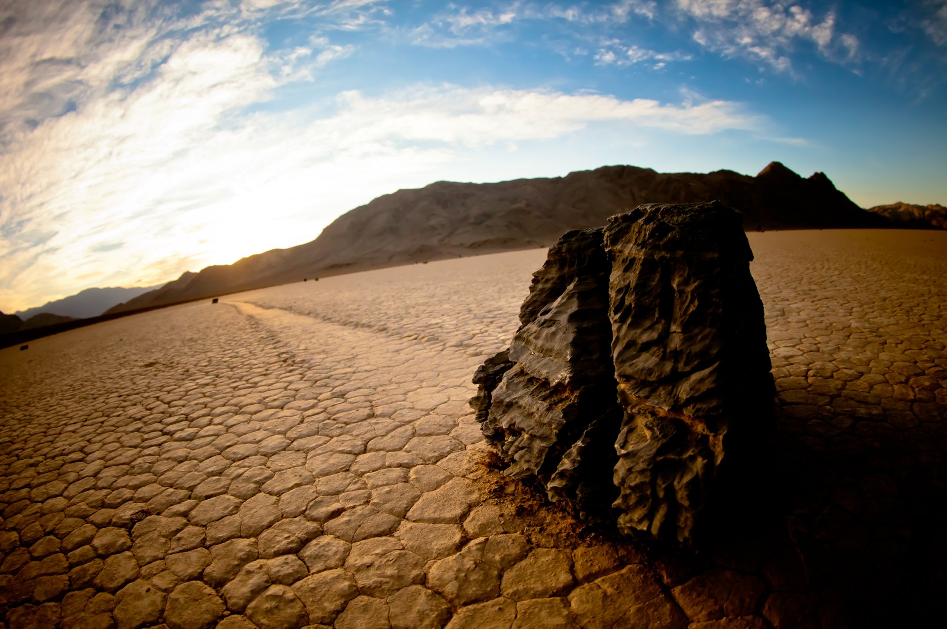 moving crawling sliding rocks death valley usa lake bottom mountain