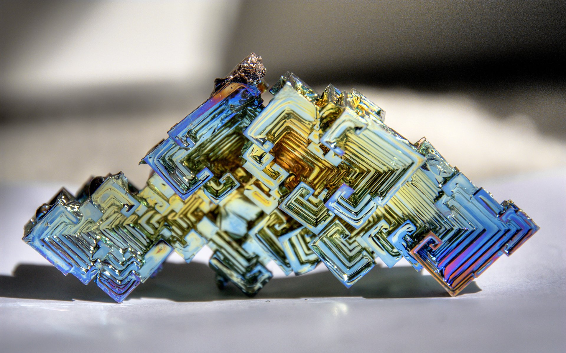 bismuth métal cristal