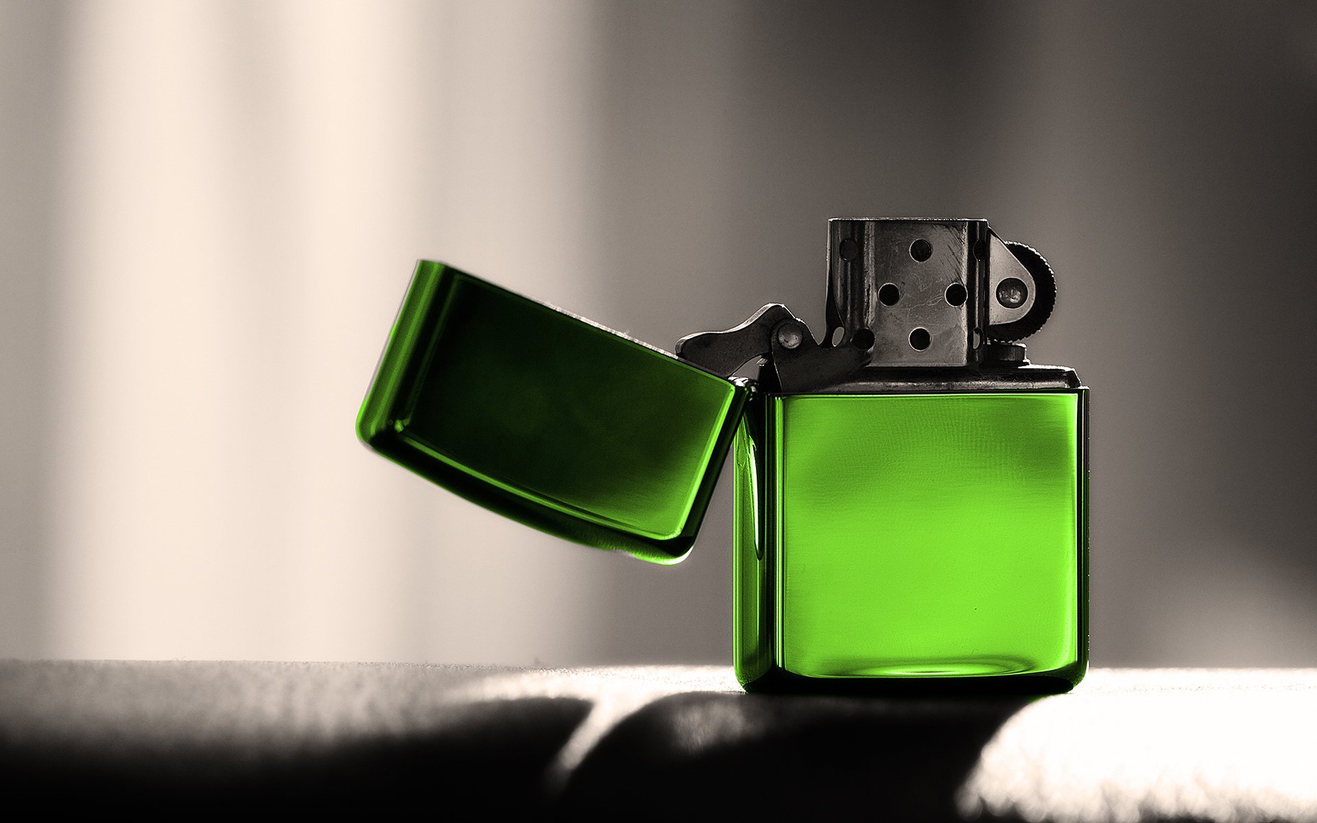 zippo verde accendino