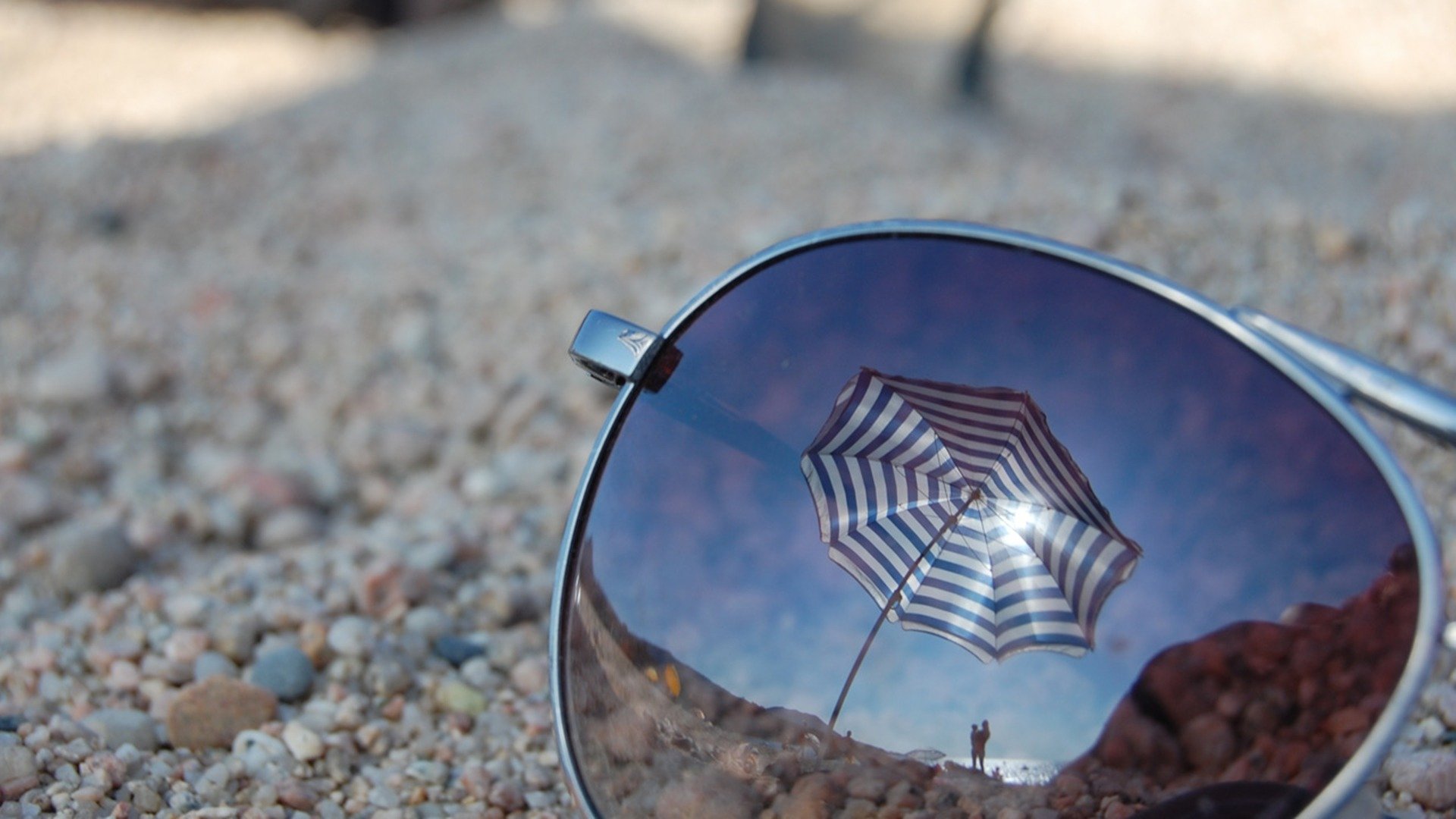 brille reflexion glas makro strand regenschirm