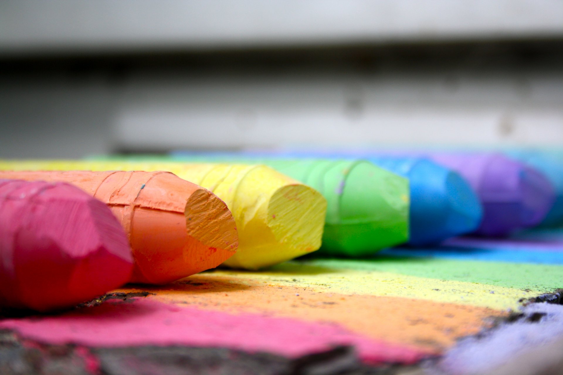 crayons couleurs arc-en-ciel