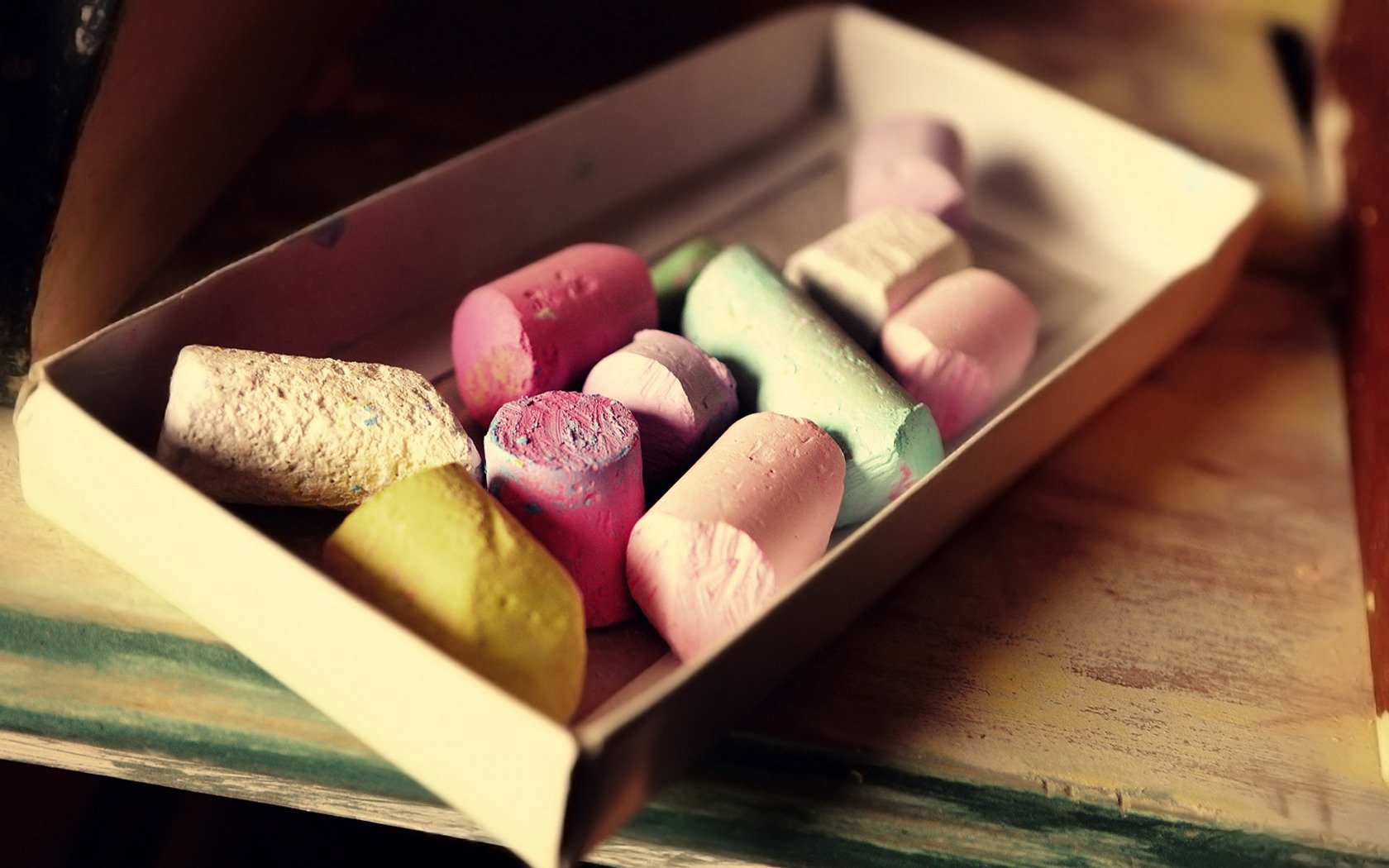 crayons chalk box