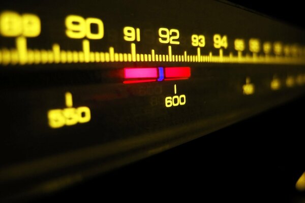 Scala della radio che riproduce musica