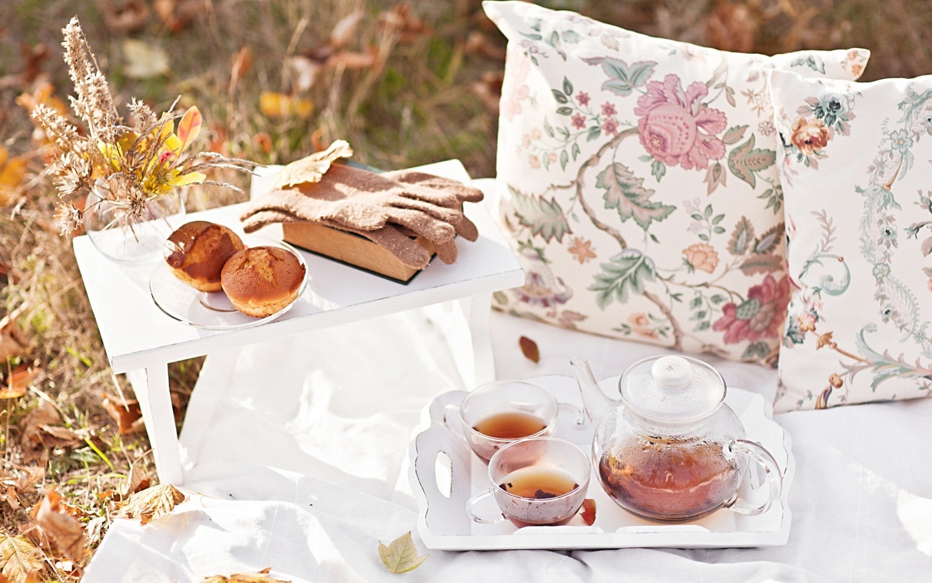 herbst picknick blätter tee bokeh