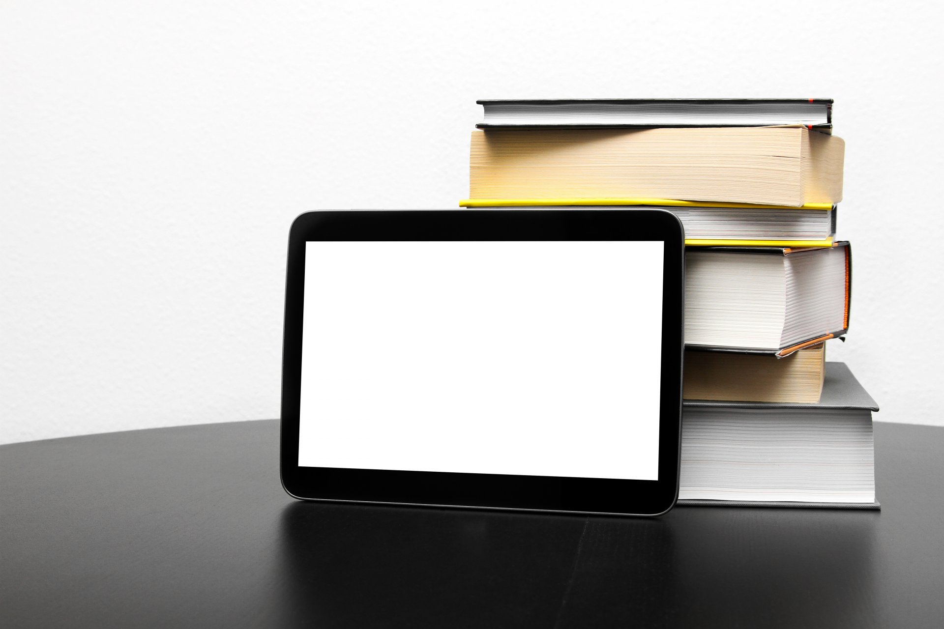 livres tablette objets technologie