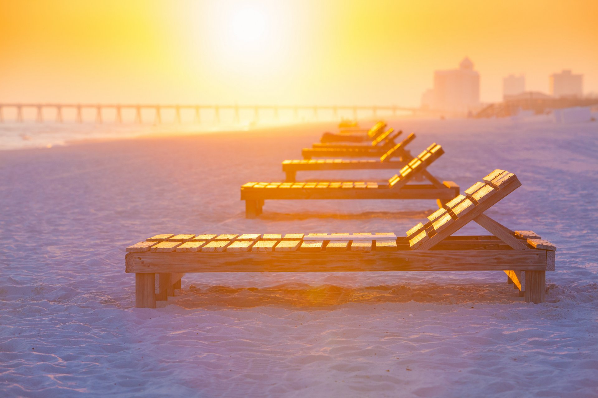 sommer strand pensacola beach florida liegestühle sonnenlicht