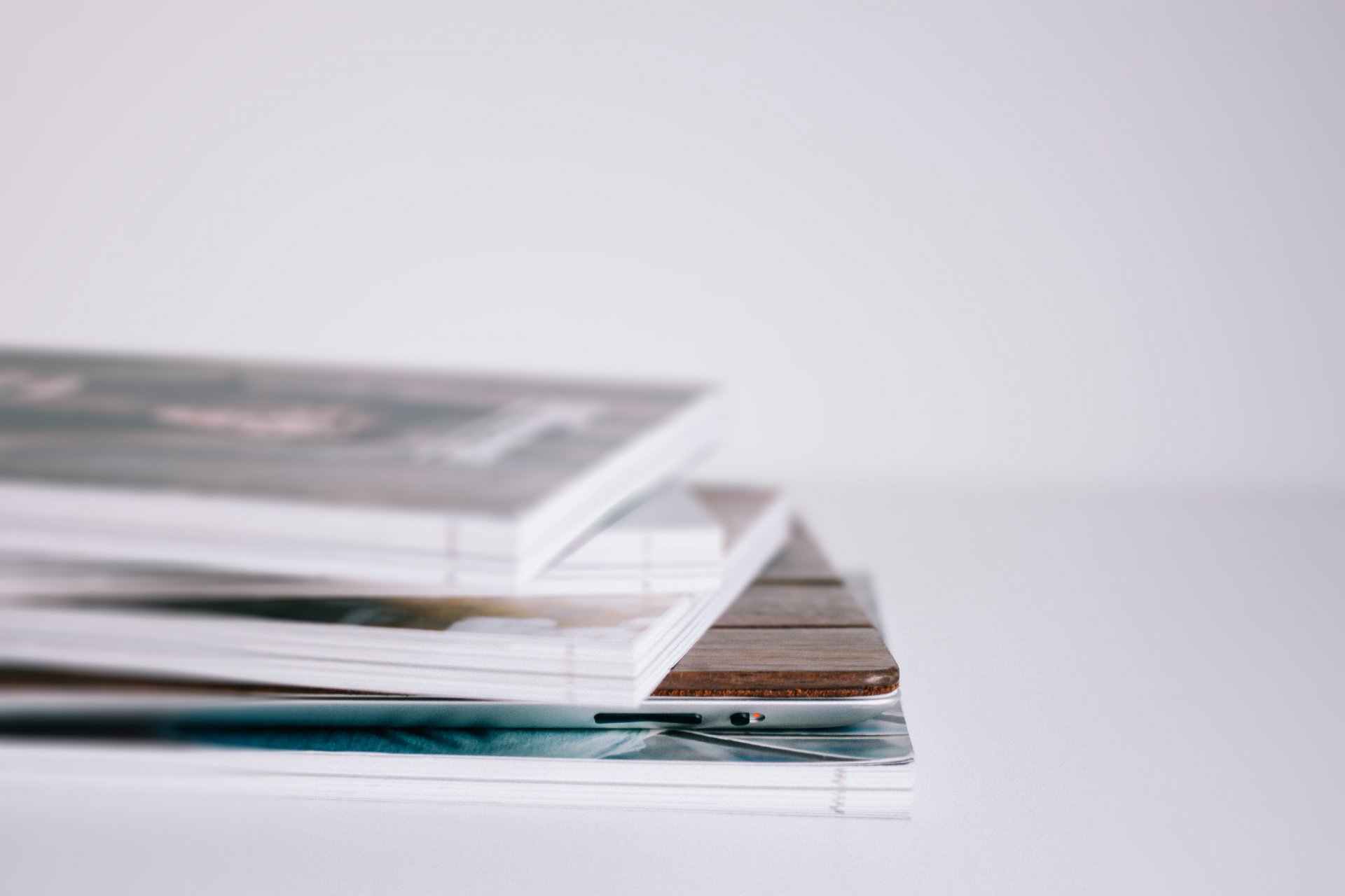 macbook magazines pile épaisseur