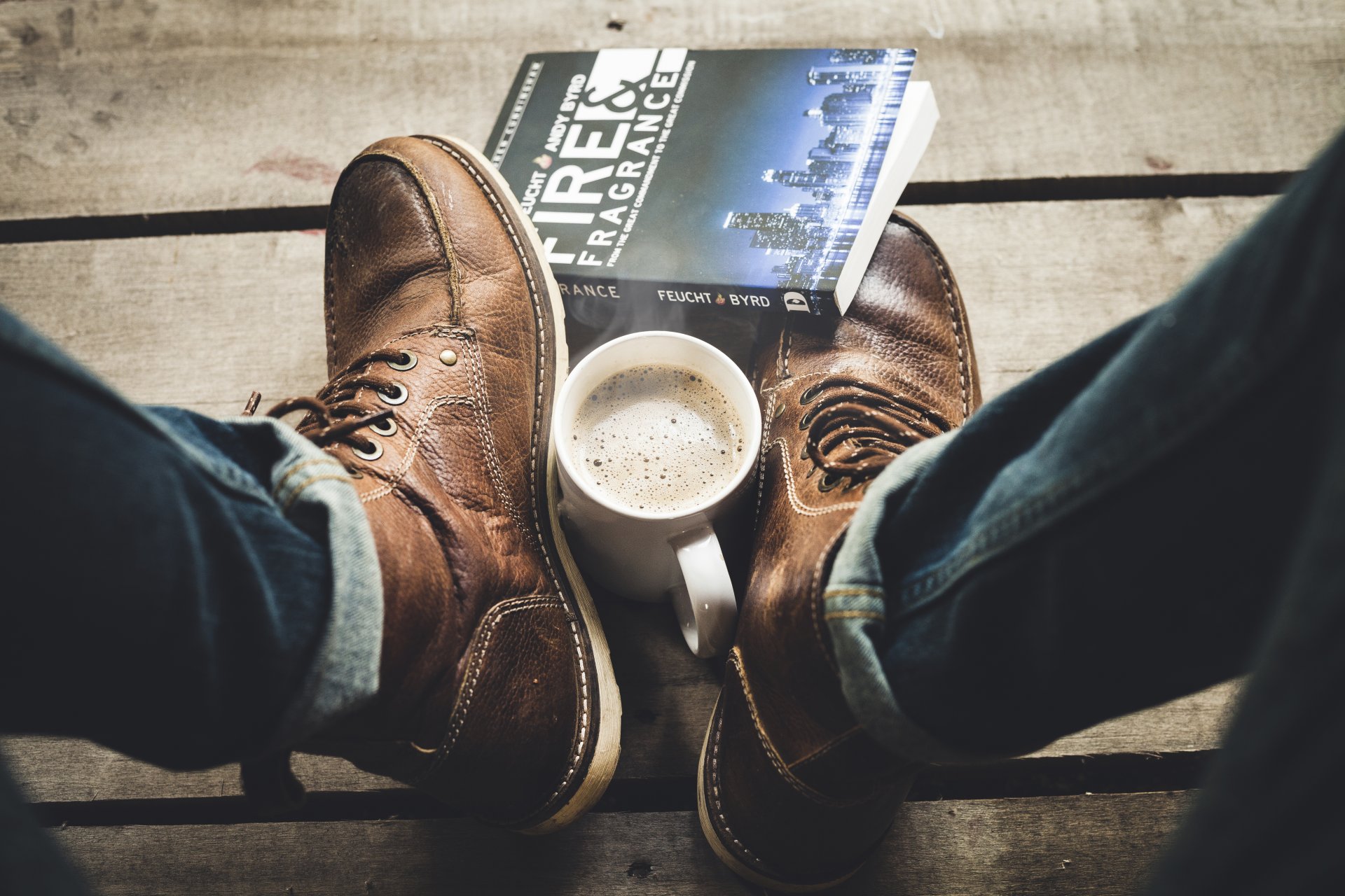 café zapatos libro jeans