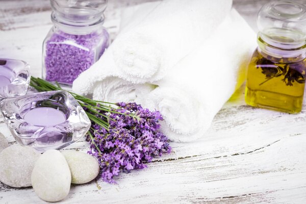 Accessoires de bain de style violet