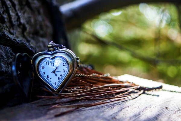 Pocket watch in the shape of a heart