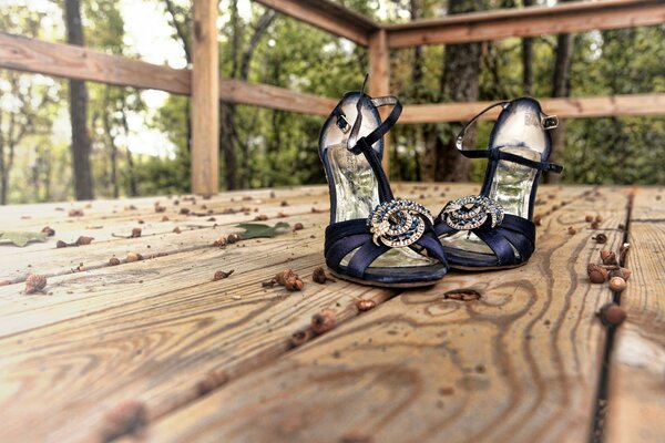 Sandalias de fiesta para mujer en la Terraza del campo