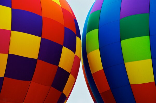 Deux ballons colorés