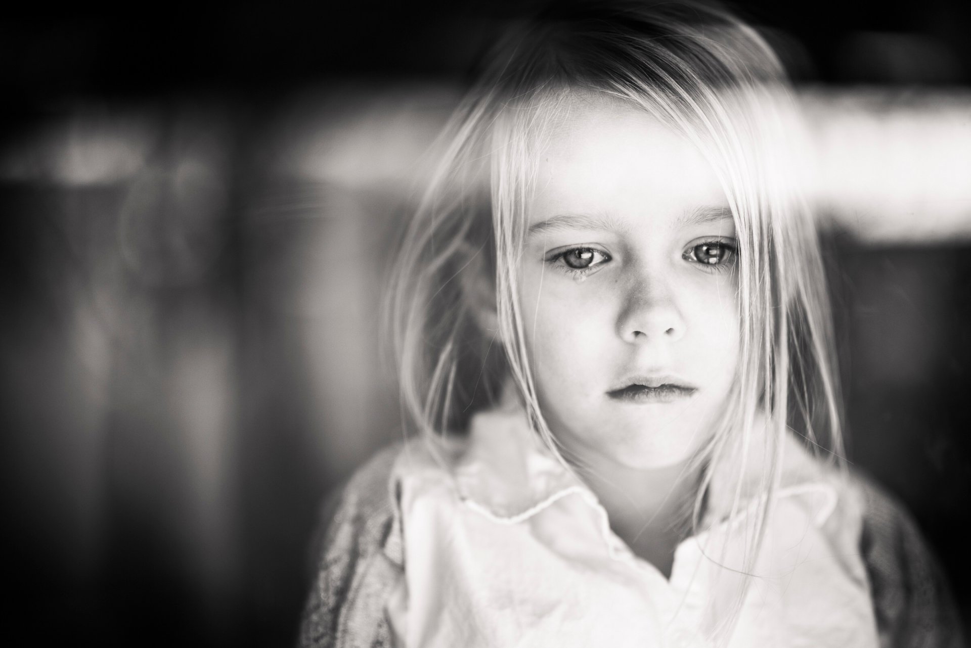 ragazza bw lacrima