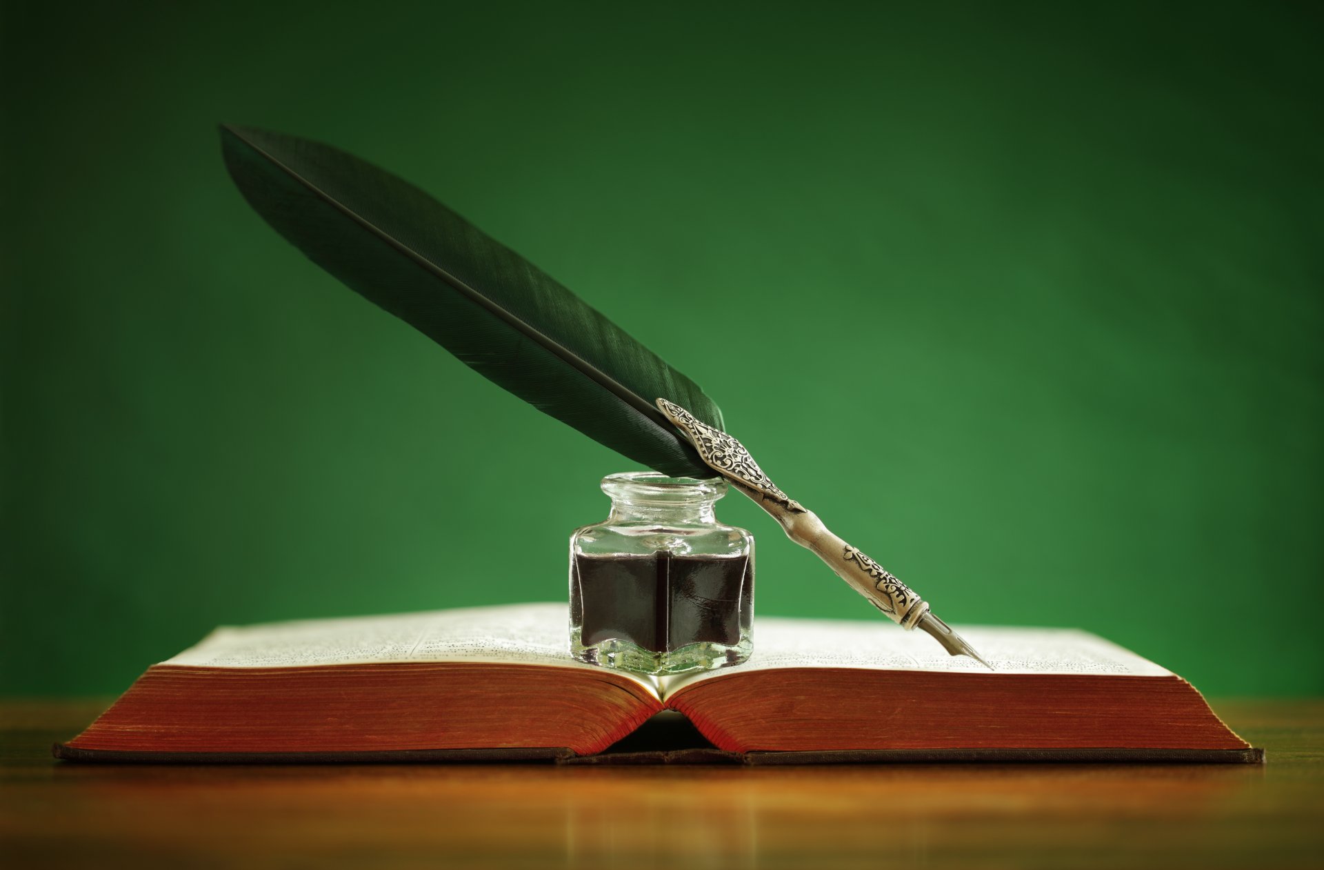 книга перо чернила