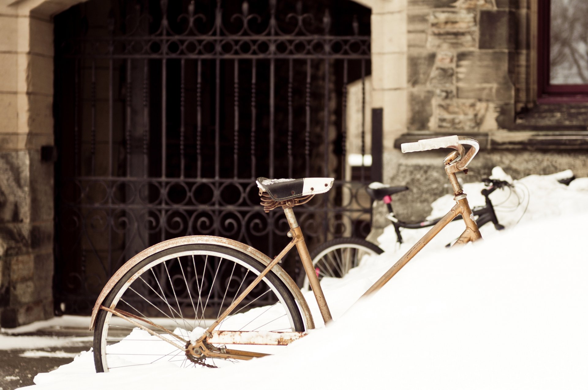 fahrrad schnee winter stadt tor gebäude