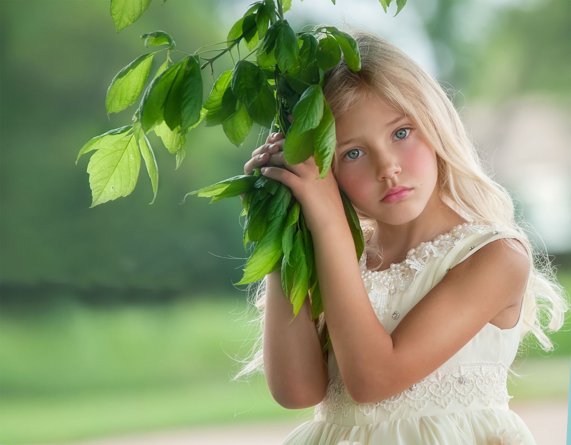 ángel en la tierra niña ramita ángel mirada maría schannen