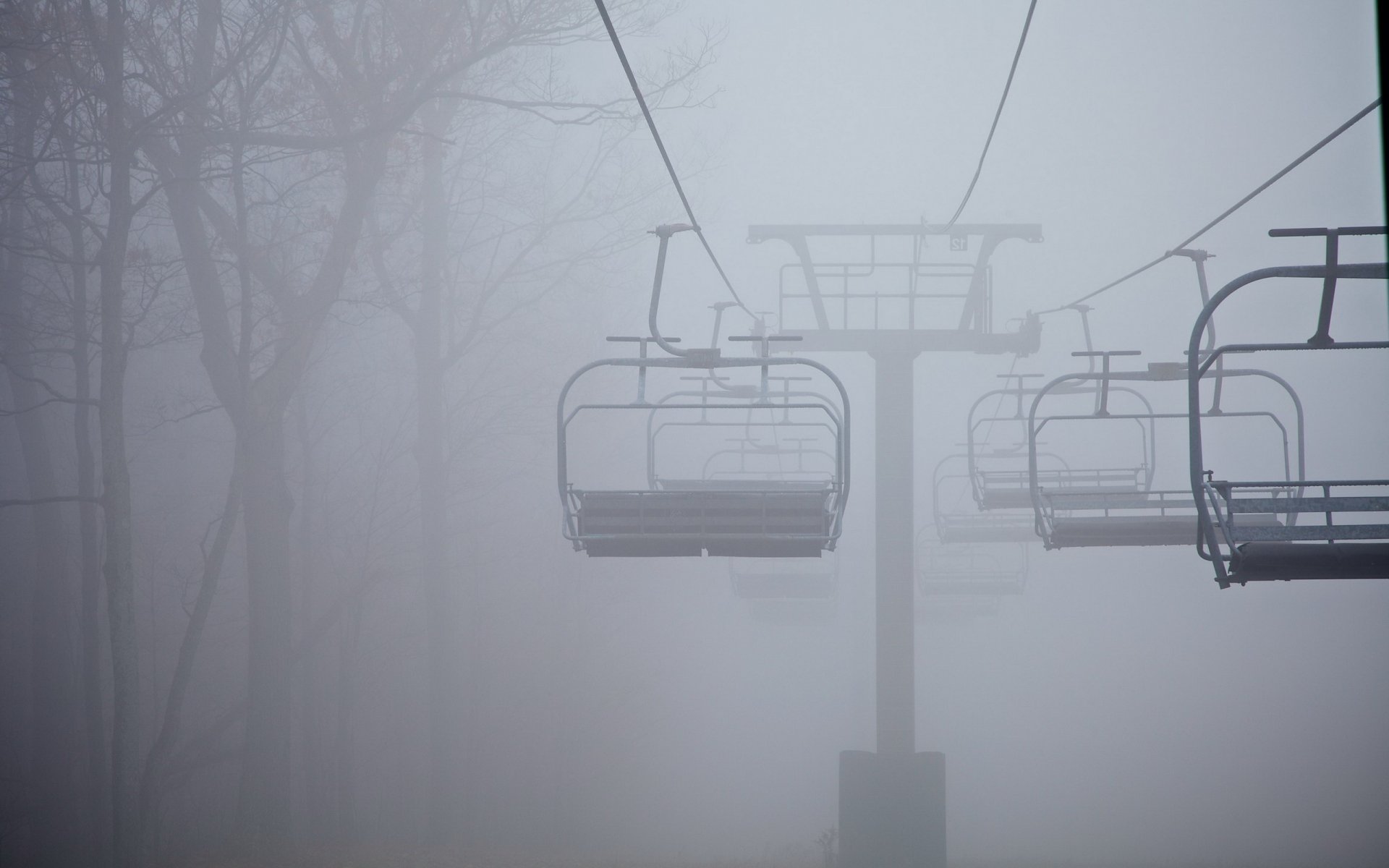 teleférico niebla paisaje