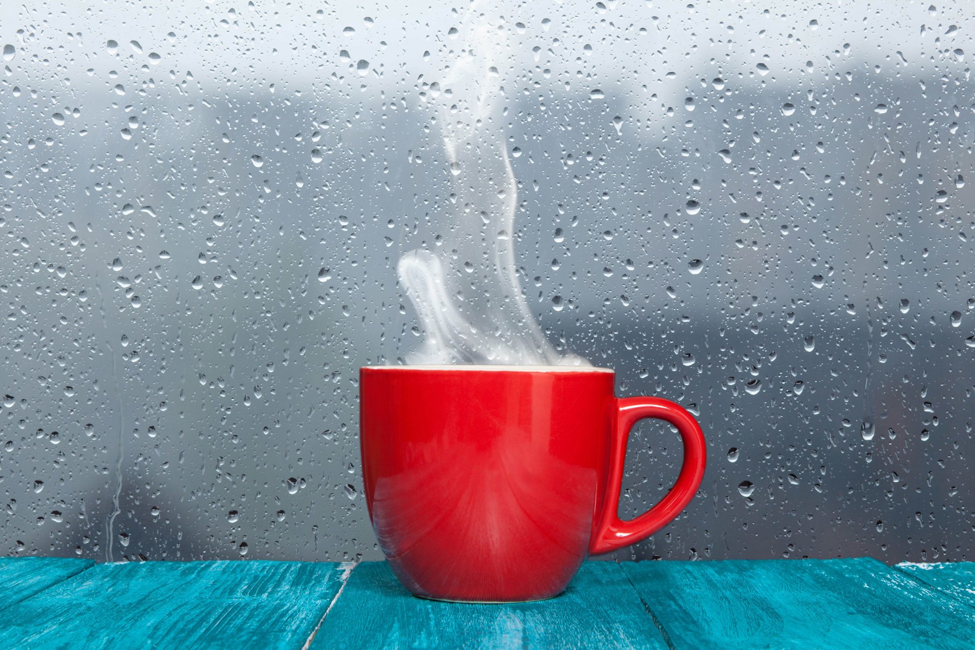 taza taza mesa lluvia vidrio gotas luz después de la lluvia reflexión superficie buena idea creativo positivo fondo desenfoque bokeh papel pintado