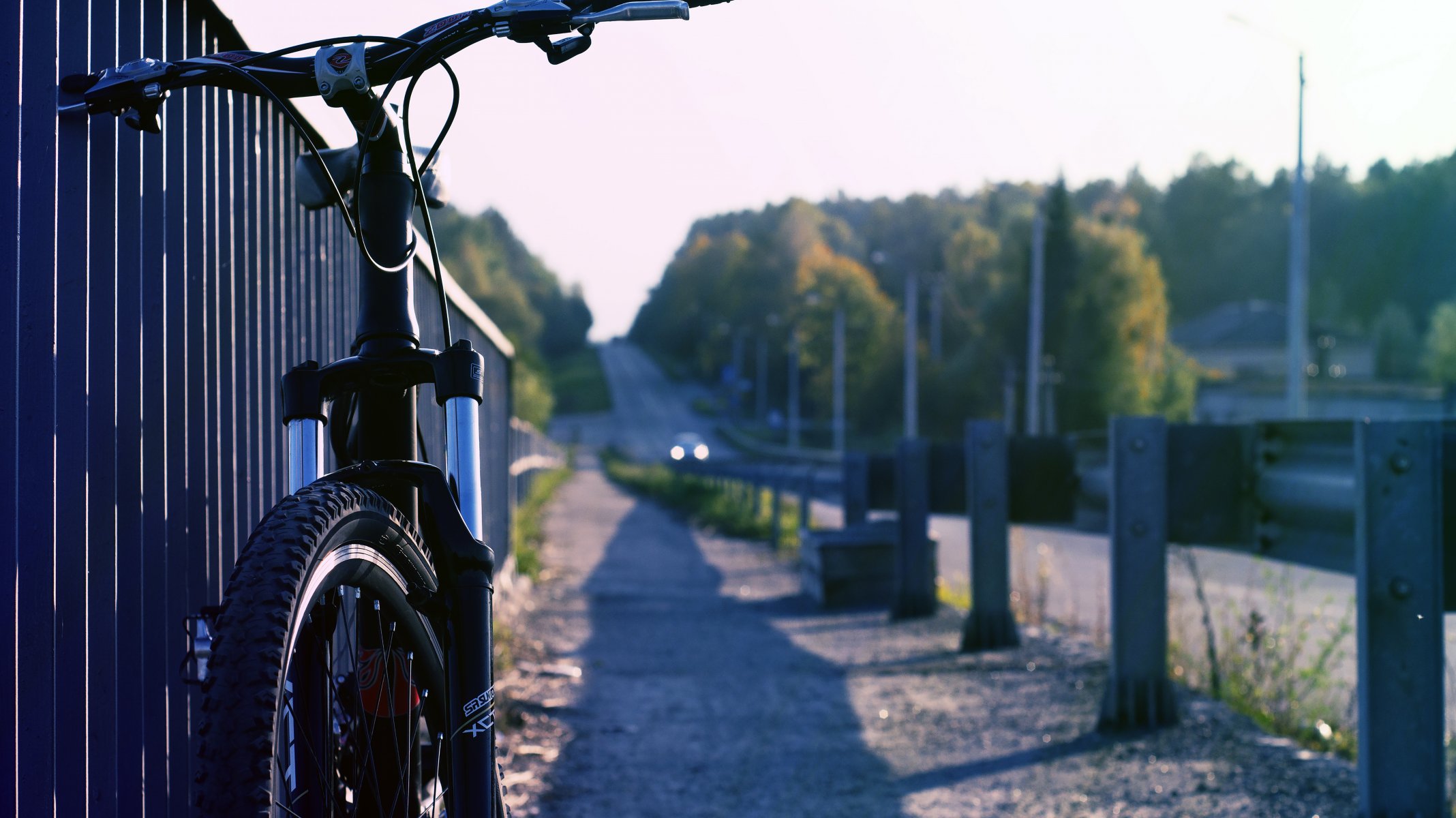 mood bicicletta ruota manubrio asfalto terra sole sfondo carta da parati widescreen schermo intero widescreen widescreen