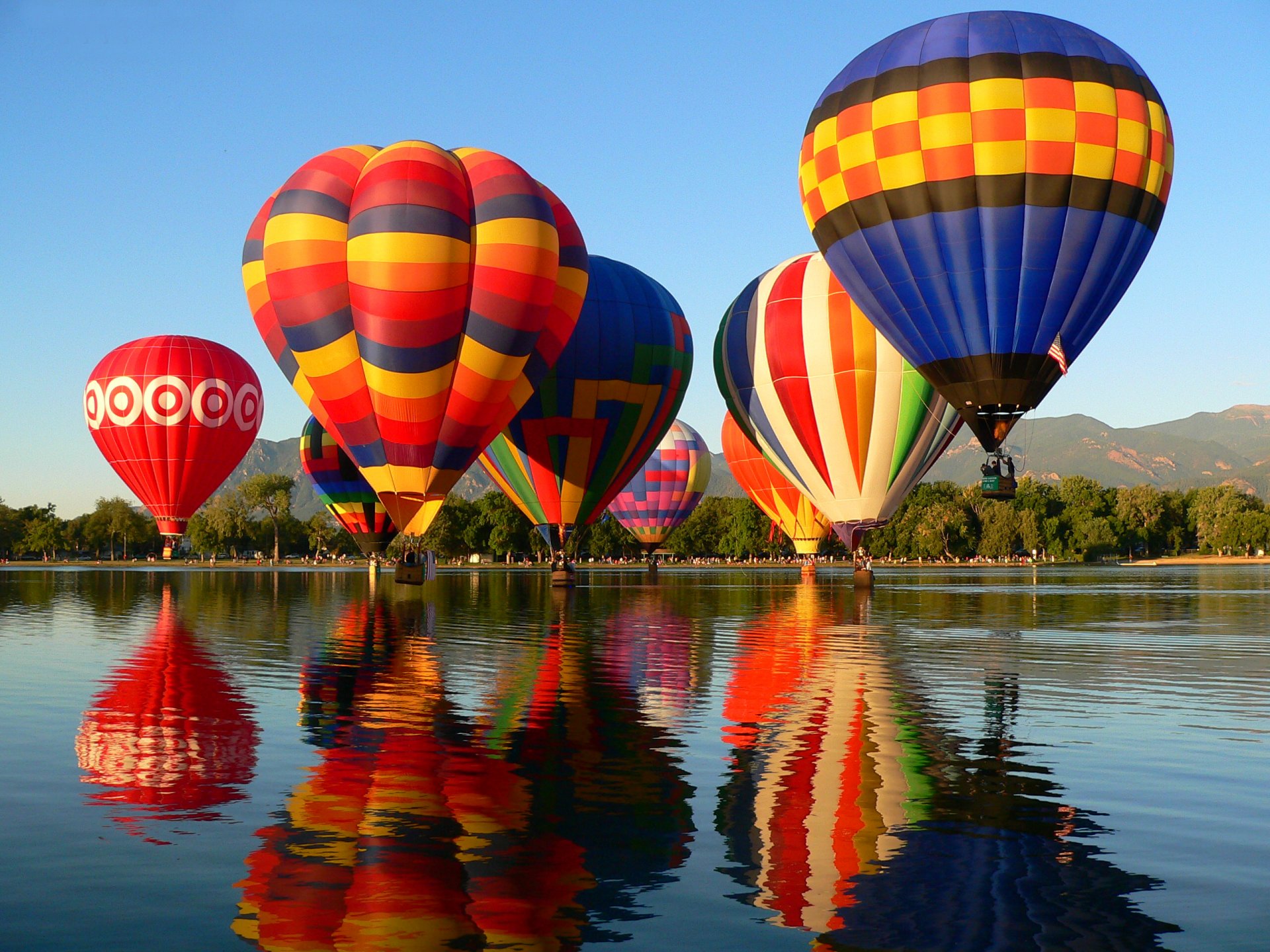 colorado muelles globo clásico globo desfile cielo montañas lago árboles