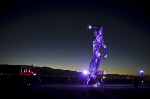 Art art dans le Nevada aux États-Unis . figure de l homme brûlant