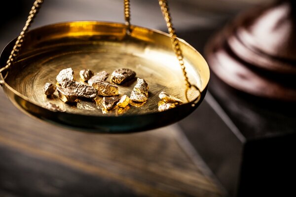Metal scales for weighing gold